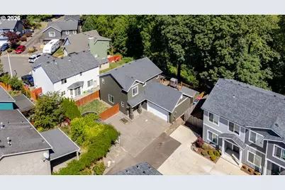 647 NE Autumn Ridge Dr, McMinnville, OR 97128 - Photo 4