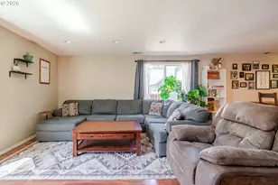 647 NE Autumn Ridge Dr, McMinnville, OR 97128 - Photo 8