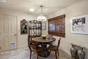 949 S S Ct, Cottage Grove, OR 97424 - Photo 6