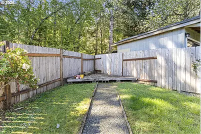 949 S S Ct, Cottage Grove, OR 97424 - Photo 20