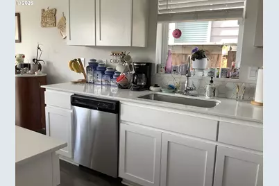 888 Ben Brown Ln, Woodburn, OR 97071 - Photo 8