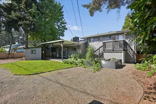 11240 NE Couch Ct, Portland, OR 97220 - Photo 32