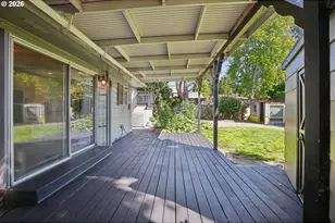 11240 NE Couch Ct, Portland, OR 97220 - Photo 30