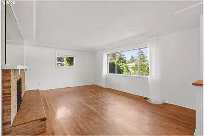 11240 NE Couch Ct, Portland, OR 97220 - Photo 4