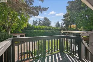 11240 NE Couch Ct, Portland, OR 97220 - Photo 18