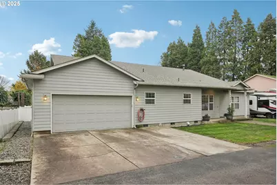 724 Lost Ln, Keizer, OR 97303 - Photo 2