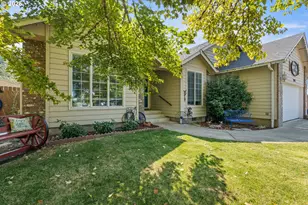 2730 Golfview Ave, Sutherlin, OR 97479 - Photo 2