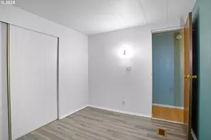 4900 Royal Ave, Eugene, OR 97402 - Photo 14