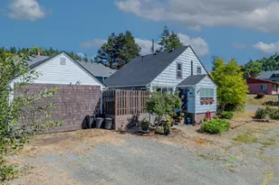 1753 20th St, Myrtle Point, OR 97458 - Photo 2