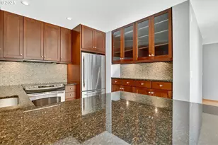 830 SW Broadway Dr, Portland, OR 97201 - Photo 12