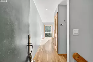 830 SW Broadway Dr, Portland, OR 97201 - Photo 2