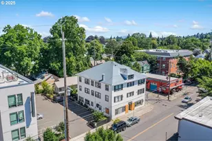 4435 SE Belmont St, Portland, OR 97215 - Photo 2