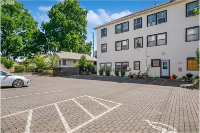 4435 SE Belmont St, Portland, OR 97215 - Photo 4