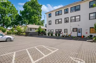 4435 SE Belmont St, Portland, OR 97215 - Photo 4