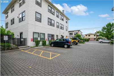 4435 SE Belmont St, Portland, OR 97215 - Photo 8