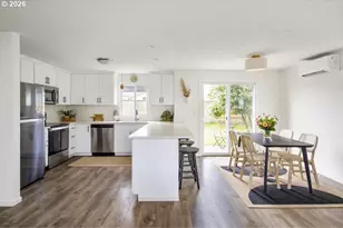 2630 NE Saratoga St, Portland, OR 97211 - Photo 8