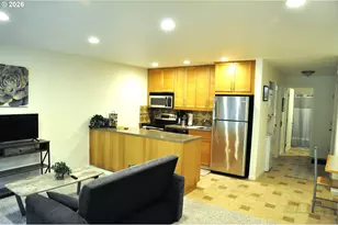 100 Kerr Pkwy, Lake Oswego, OR 97035 - Photo 8