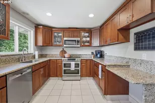 12050 NW Big Fir Cir, Portland, OR 97229 - Photo 10