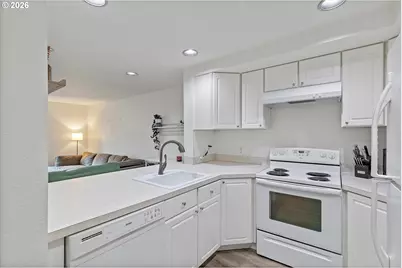 13949 Beavercreek Rd #102, Oregon City, OR 97045 - Photo 4