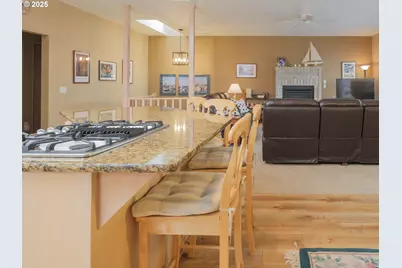 663 S Hemlock St, Cannon Beach, OR 97110 - Photo 10