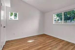 801 NE 13th St, McMinnville, OR 97128 - Photo 12