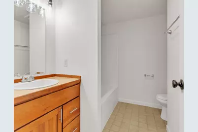 801 NE 13th St, McMinnville, OR 97128 - Photo 14