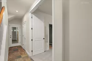 808 NE Caden Ave, Hillsboro, OR 97124 - Photo 6