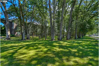808 NE Caden Ave, Hillsboro, OR 97124 - Photo 36