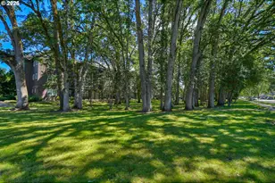 808 NE Caden Ave, Hillsboro, OR 97124 - Photo 36