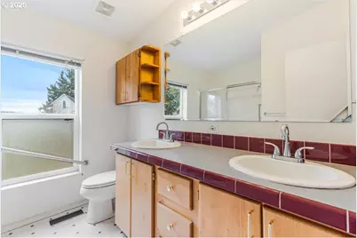 34117 Santiam Hwy, Lebanon, OR 97355 - Photo 20