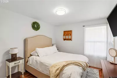 664 NE Grant St, Hillsboro, OR 97124 - Photo 18