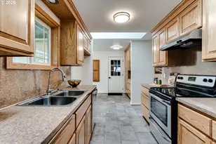 2750 Villa Way, Springfield, OR 97477 - Photo 14