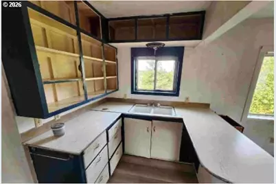 830 3rd St, Bandon, OR 97411 - Photo 16