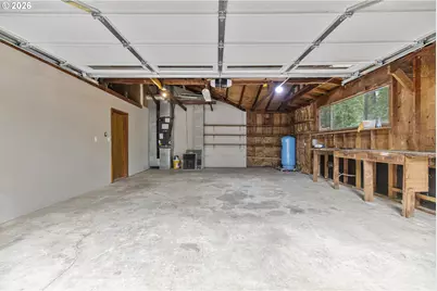 135 Rolling Hills Dr, Grants Pass, OR 97526 - Photo 4