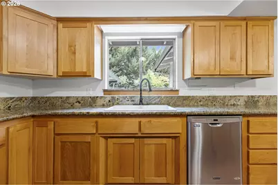 135 Rolling Hills Dr, Grants Pass, OR 97526 - Photo 20