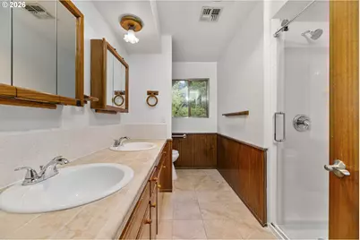 135 Rolling Hills Dr, Grants Pass, OR 97526 - Photo 28