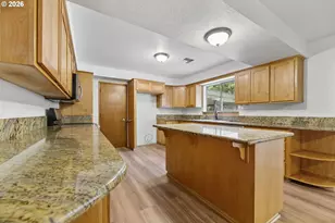135 Rolling Hills Dr, Grants Pass, OR 97526 - Photo 18