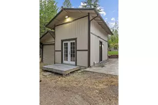 135 Rolling Hills Dr, Grants Pass, OR 97526 - Photo 32