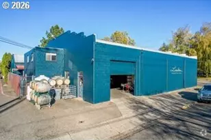 475 NE 17th St, McMinnville, OR 97128 - Photo 1