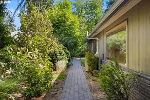 4922 SW Barnes Rd, Portland, OR 97221 - Photo 44