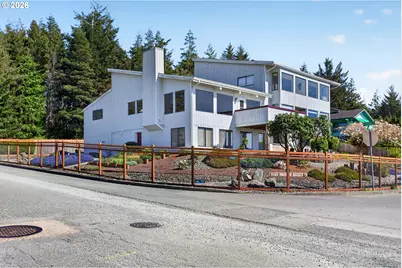 701 Prefontaine Dr, Coos Bay, OR 97420 - Photo 46