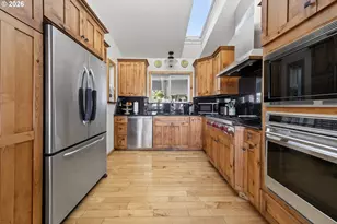 701 Prefontaine Dr, Coos Bay, OR 97420 - Photo 16