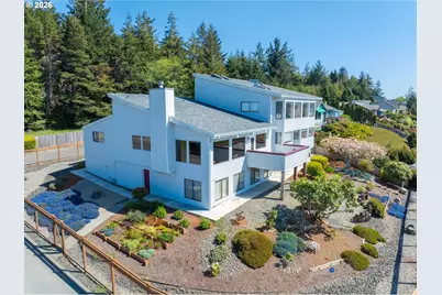 701 Prefontaine Dr, Coos Bay, OR 97420 - Photo 2