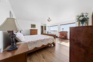 701 Prefontaine Dr, Coos Bay, OR 97420 - Photo 36