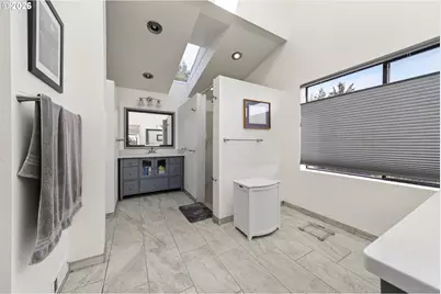 701 Prefontaine Dr, Coos Bay, OR 97420 - Photo 28