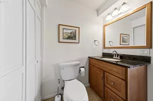 701 Prefontaine Dr, Coos Bay, OR 97420 - Photo 22
