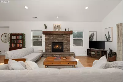 21302 NE Brooklyn Ct, Bend, OR 97701 - Photo 6