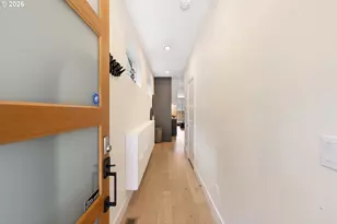 3732 SE Lambert St, Portland, OR 97202 - Photo 2
