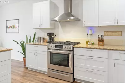 1839 S 57th St, Springfield, OR 97478 - Photo 10