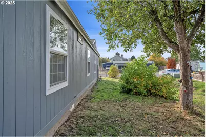 346 E 10th Pl, Junction City, OR 97448 - Photo 36